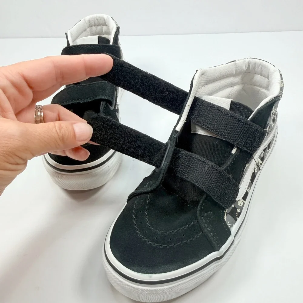 Vans Kids Size 2 Dinosaur Skeleton Vans SKate Glow In The Dark shoes Sneakers